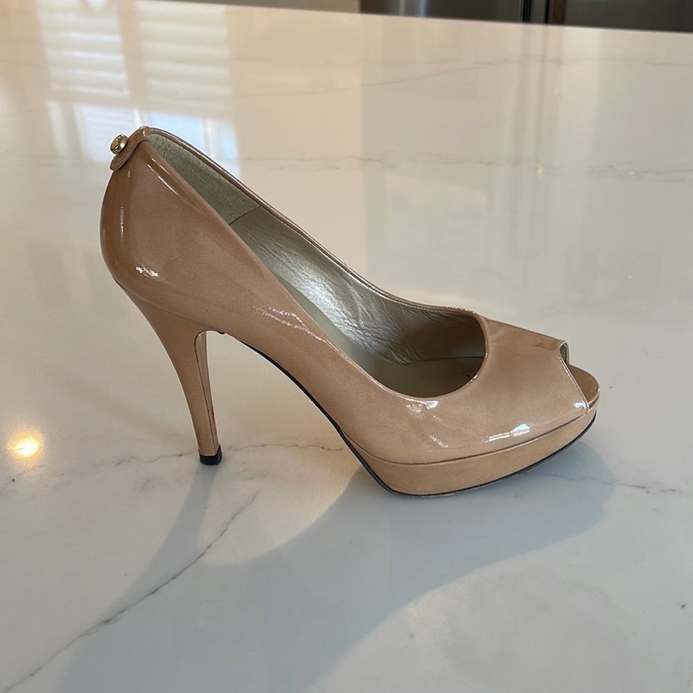 Gorgeous Stuart Weitzman Heels